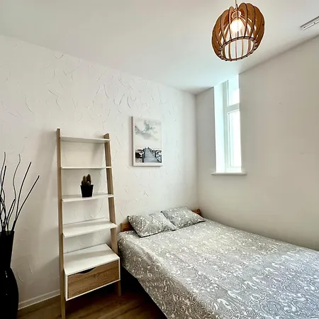 & Free Parking Apartment *